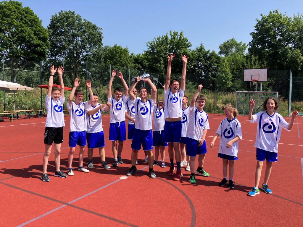 Basketballturnier mit unserer Nachbarschule, dem SZF Landau